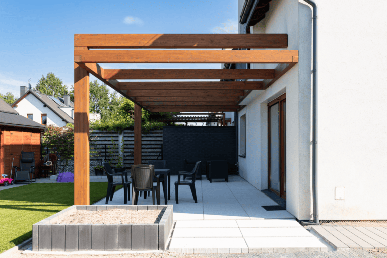 Pergola Drewniana Wroclaw z grubych belek